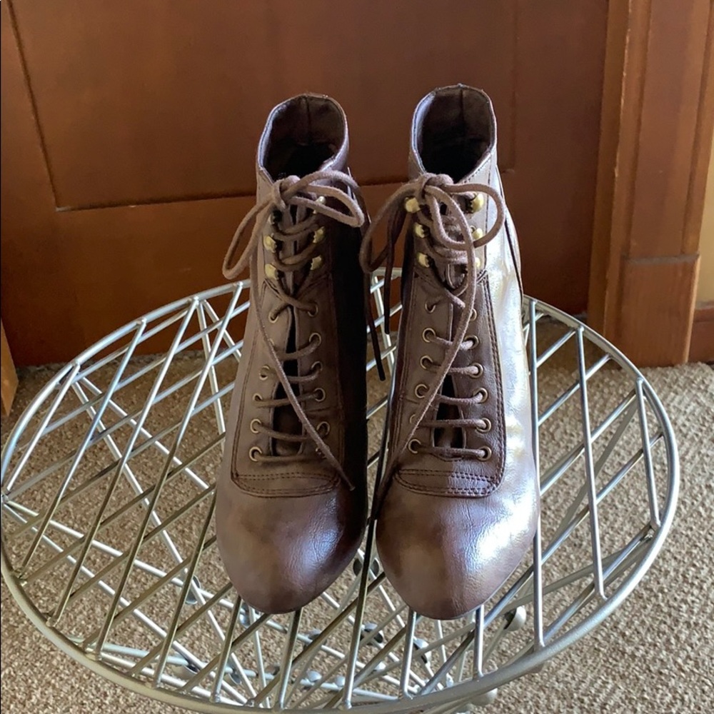 Taupe ankle boots. Size 39